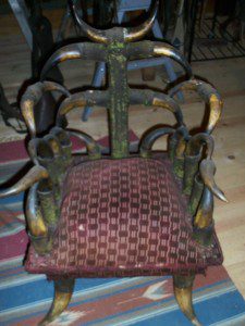 ANTIQUE BUFFALO HORN CHAIR