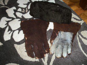 OLD COWBOY BUFFALO GLOVES & BEAR CAP.