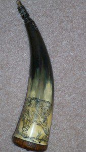 ANTIQUE POWDER HORN BEAR