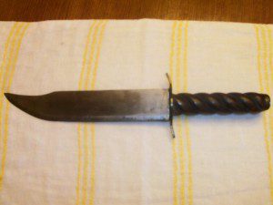 LARGE ANTIQUE BOWIE KNIFE.