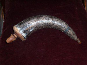 ENGRAVED POWDER HORN