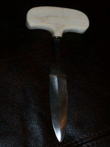 IVORY HANDLE PUSH DAGGER