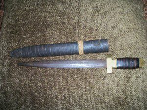 WW11 FIGHTING KNIFE.