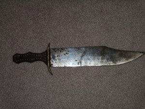 MASSIVE ANTIQUE BOWIE KNIFE.