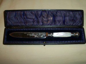 MOTHER OF PEARL KNIFE.