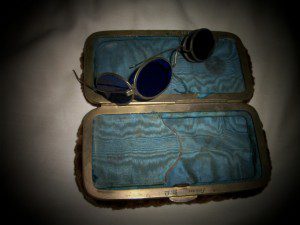BUFFALO HUNTERS GLASSES.