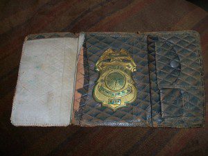 INT'L FALLS MINN POLICE BADGE
