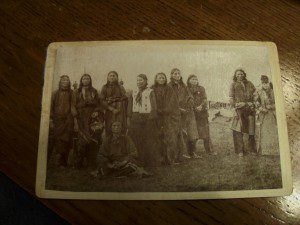 GROUP OF INDIANS CABINET CARD PHOTO