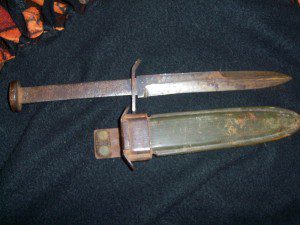 MARINE FIGHTING KNIFE.