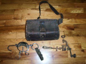 1800's BUFFALO HUNTERS BAG.