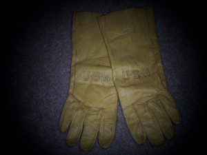 WW11 USN GLOVES.