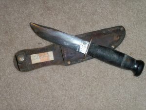 USN CAMILLUS COMBAT KNIFE.